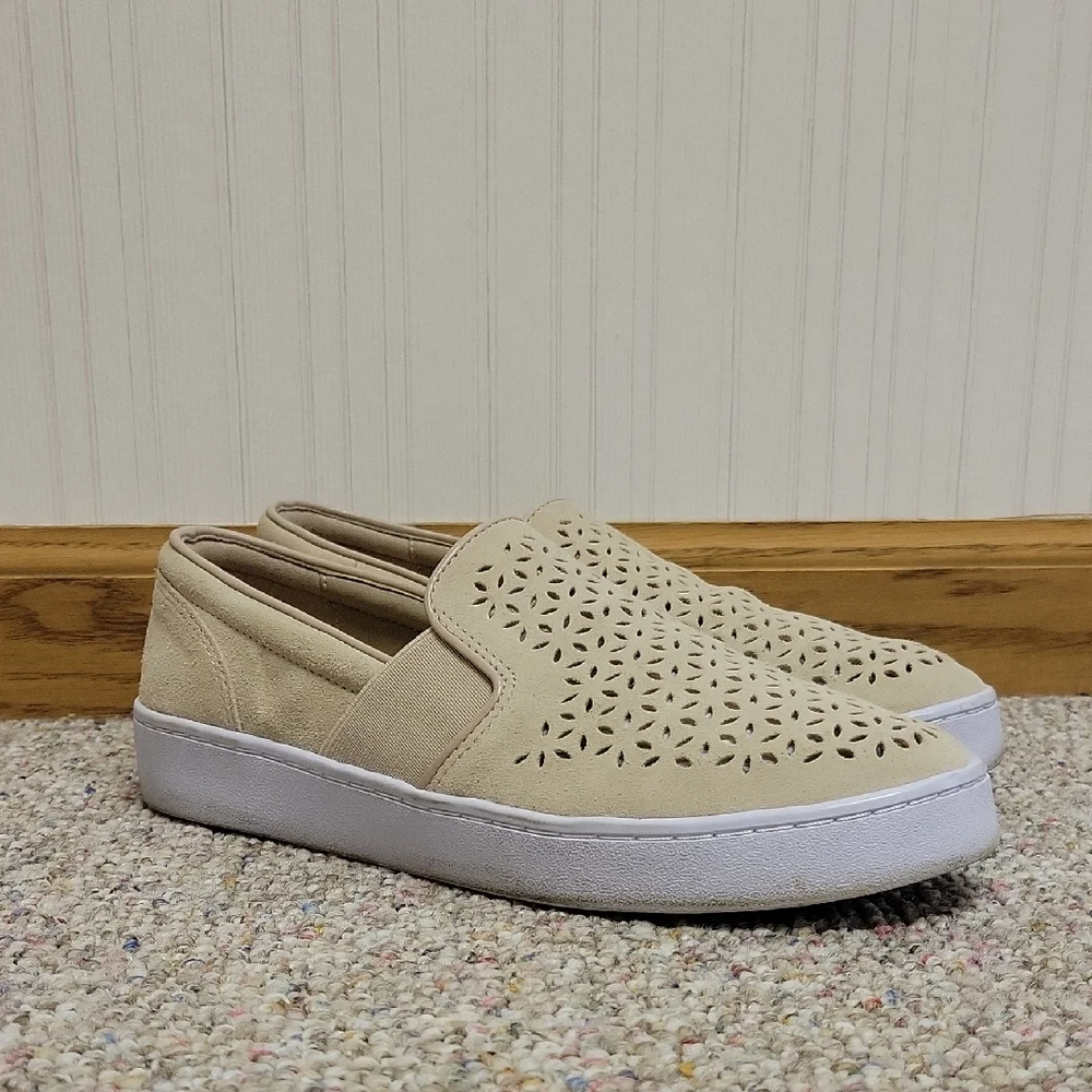 Vionic Beige Perforated Kani Slip-On Loafers Sz 6.5 Removable Insoles